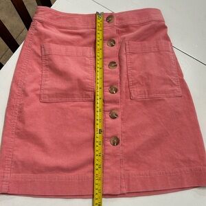 Cremieux size 0 woman’s pink corduroy button skirt